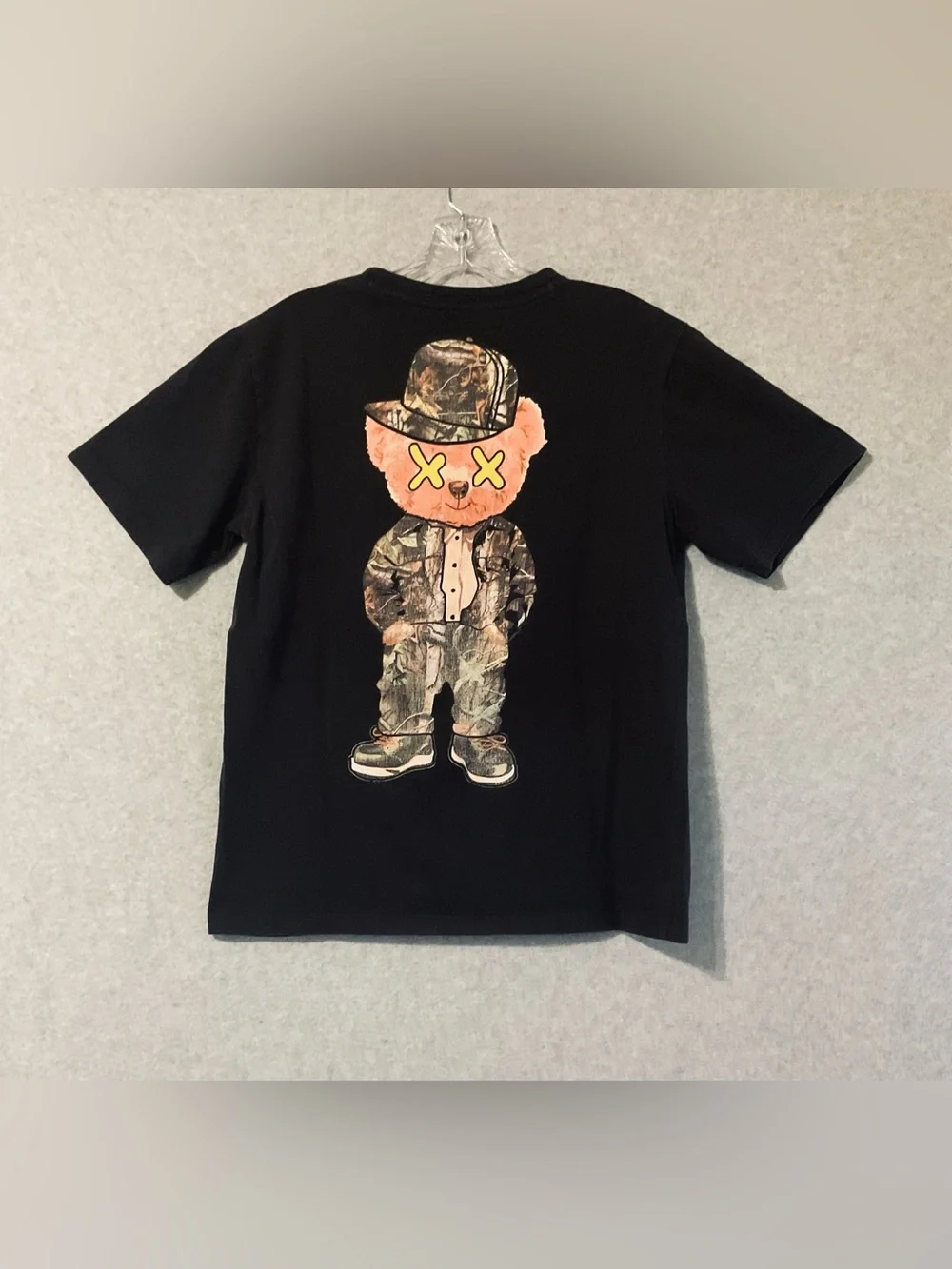 rebels KId's boys Black Short-Sleeve Tee with Peach Bear Patch Sz  XXL